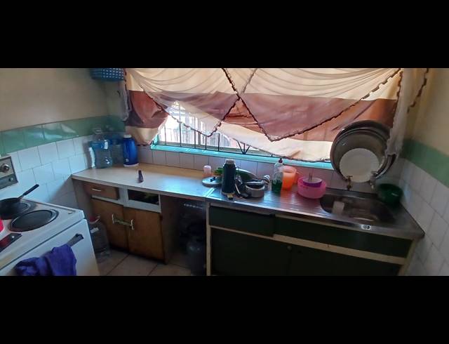 2 BEDROOM FLAT FOR SALE IN VEREENIGING CENTRAL